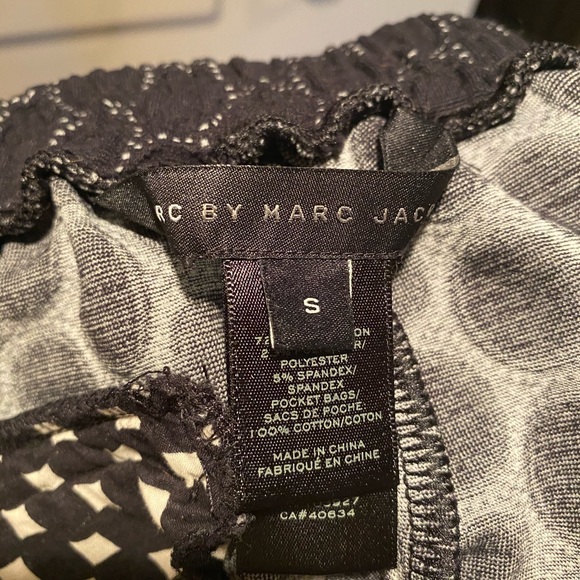 MARC JABOBS Shorts - Picture 3 of 3